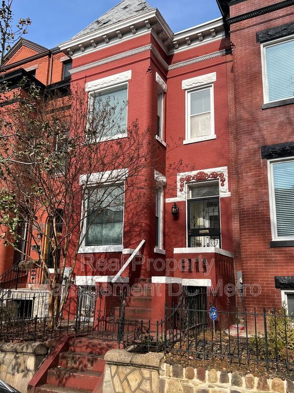 Building Photo - 32 Quincy Pl NE