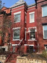 Building Photo - 32 Quincy Pl NE