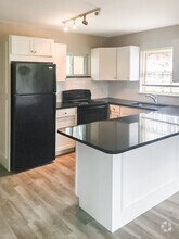 Building Photo - 1050 Trinity Ln