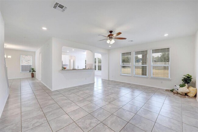 Foto del edificio - 1929 Stinnett Dr