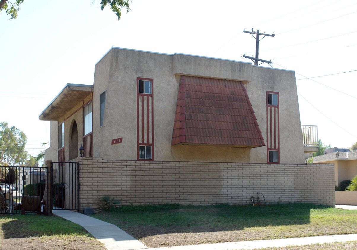 Foto del edificio - 616 E 5th St
