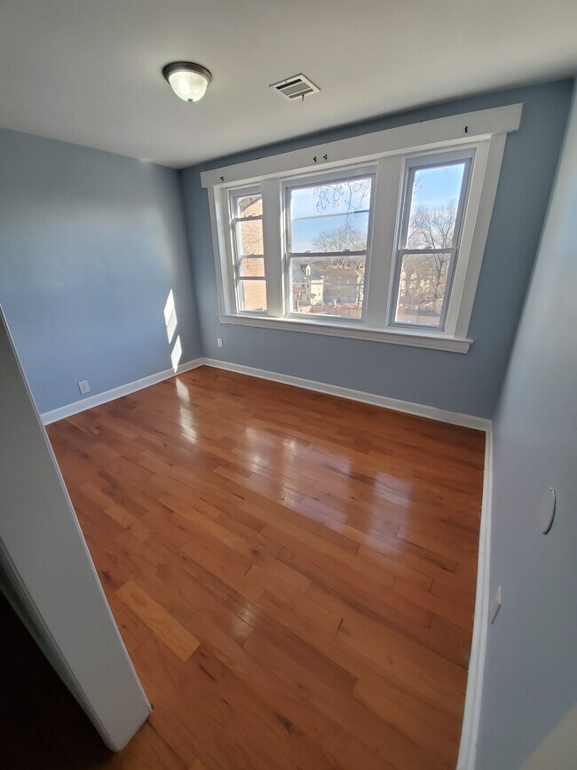 Foto del edificio - 132 N Grove St
