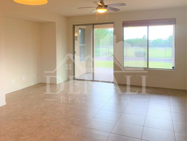 Foto del edificio - 3836 S Whitman