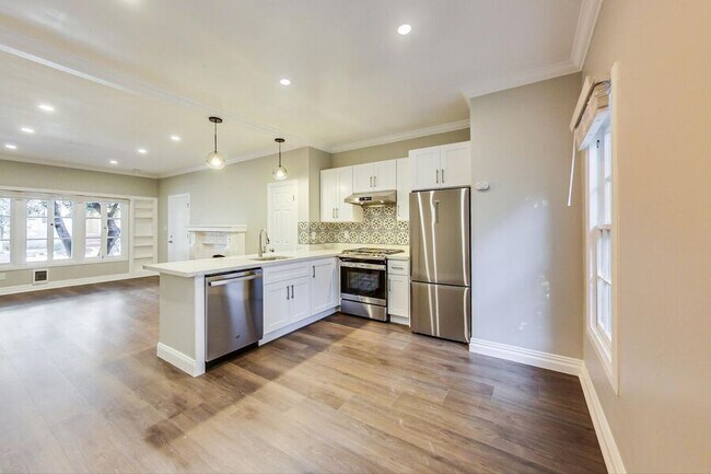 Foto del edificio - 297 MacArthur Blvd