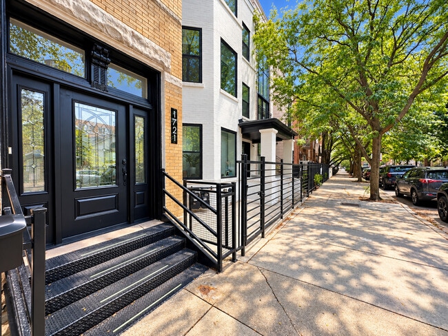 Building Photo - 1721 W Pierce Ave