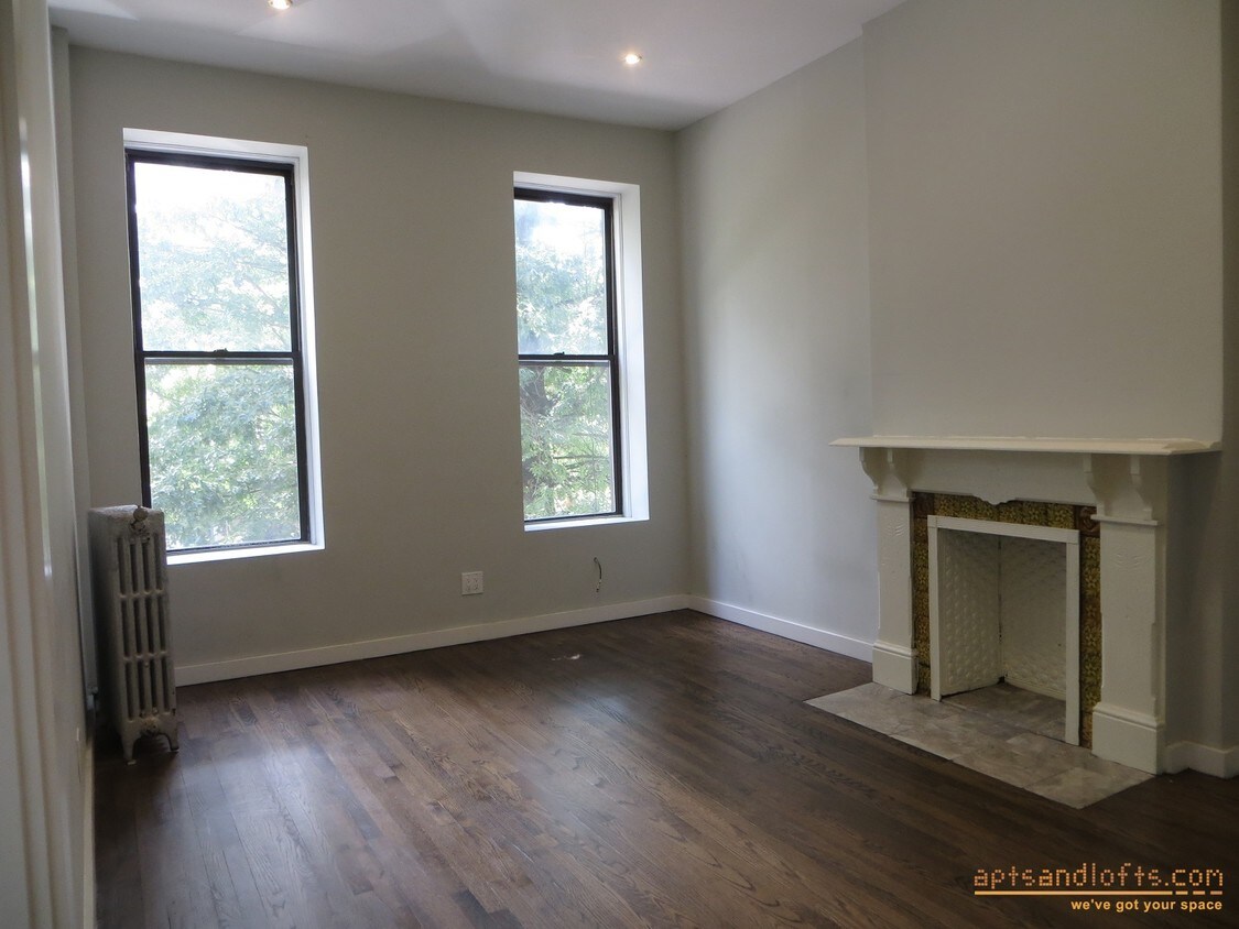 Primary Photo - 211 Jefferson Ave