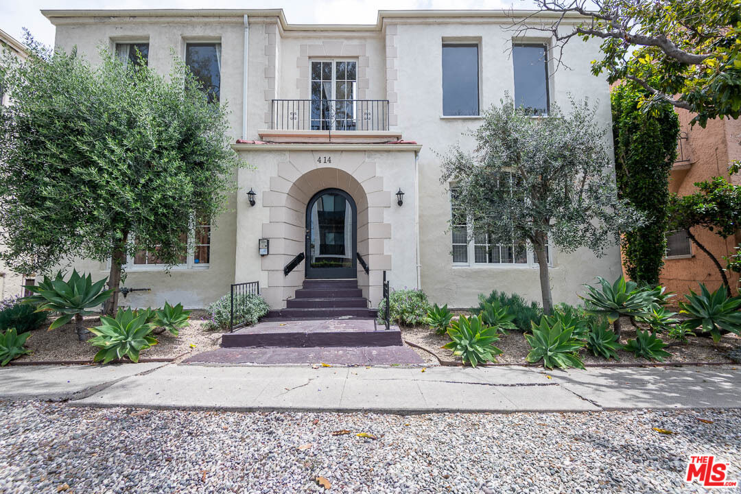 Primary Photo - 414 N Curson Ave
