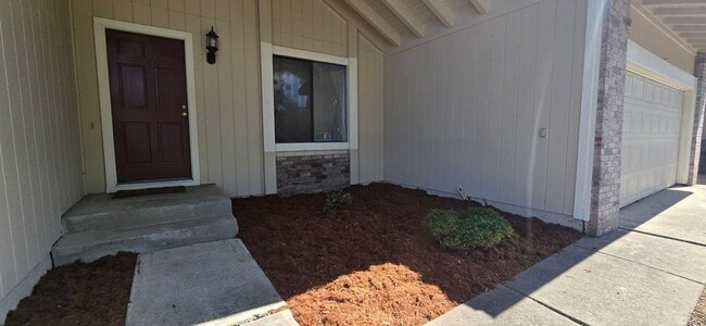 Building Photo - Great Location In Rohnert Park