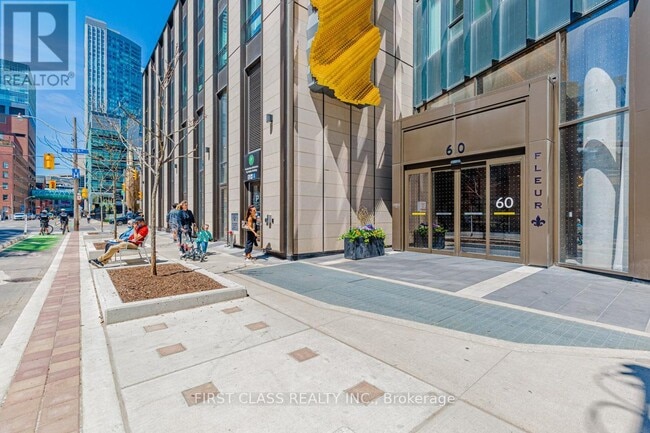Building Photo - 60 Shuter St