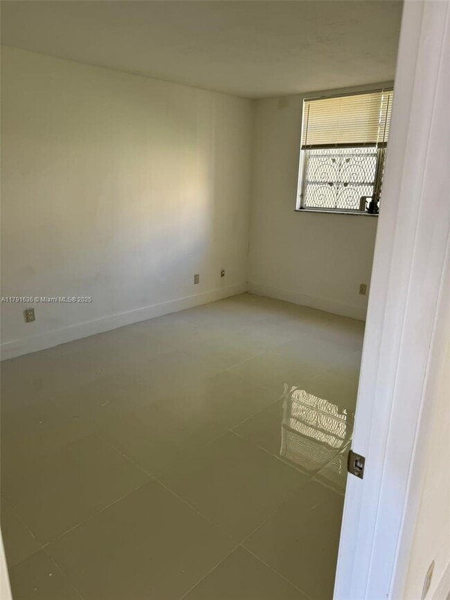 Building Photo - 5980 NW 64th Ave