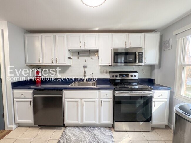 Foto del edificio - 6405 Loch Crest Ct