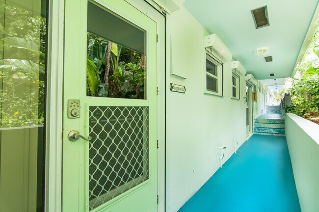 Building Photo - 751 Ocean Dr