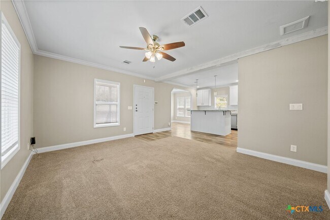 Building Photo - 711 La Cresta Dr