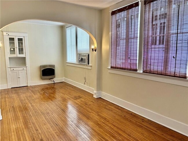 Foto del edificio - 7726 S Claiborne Ave