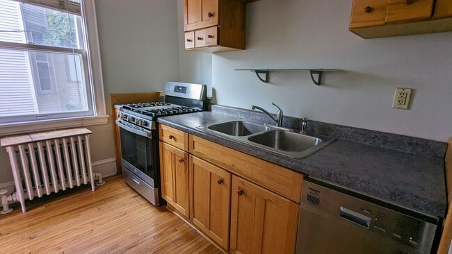 Building Photo - 3017 Knox Ave S