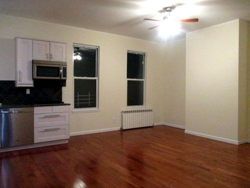 Building Photo - 2020 Bleecker St