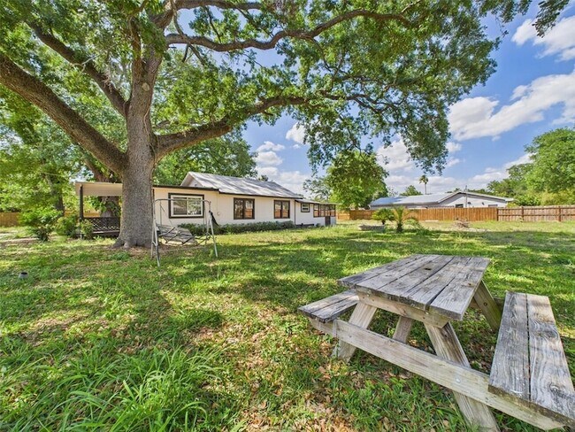 Foto del edificio - 348 Gordon Ave