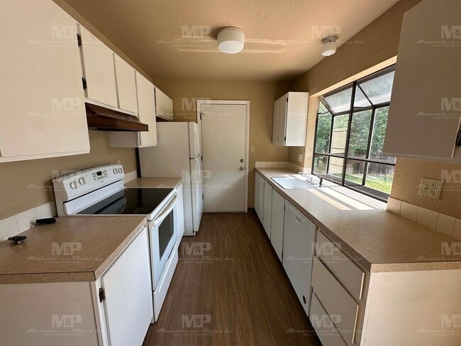 Foto del edificio - 3412 Worwick Dr