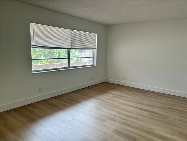 Foto del edificio - 241 SE 9th Ave