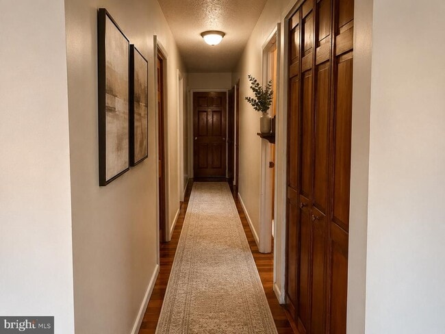 Foto del edificio - 9316 Walker St