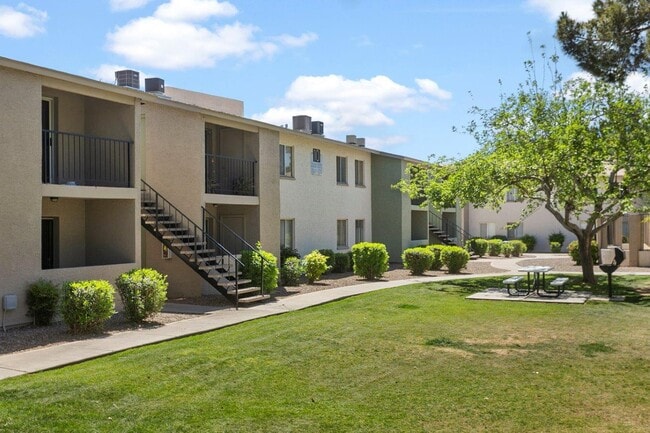 Foto del edificio - Palm Crest at Station 40