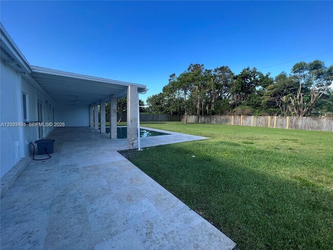 Foto del edificio - 14500 SW 98th Ave