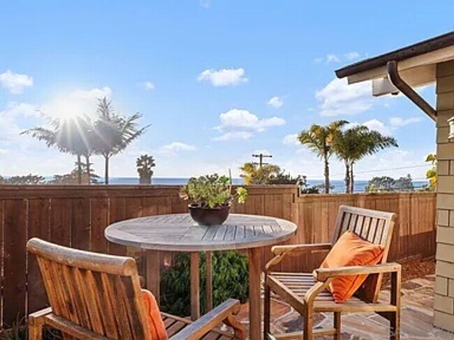 Foto del edificio - Ideal Location w/ Ocean Views - Perfect Sp...