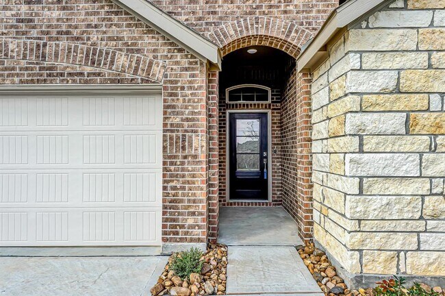Building Photo - 7619 Jasmine Chase Dr