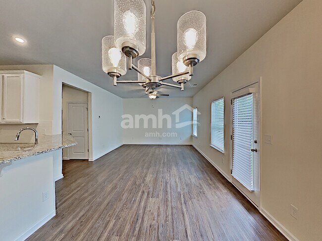 Foto del edificio - 697 Woodall Rd