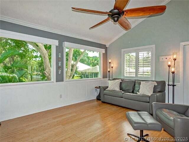 Building Photo - 765 SW Rustic Cir