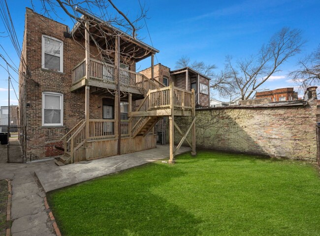 Foto del edificio - 738 E Marquette Rd