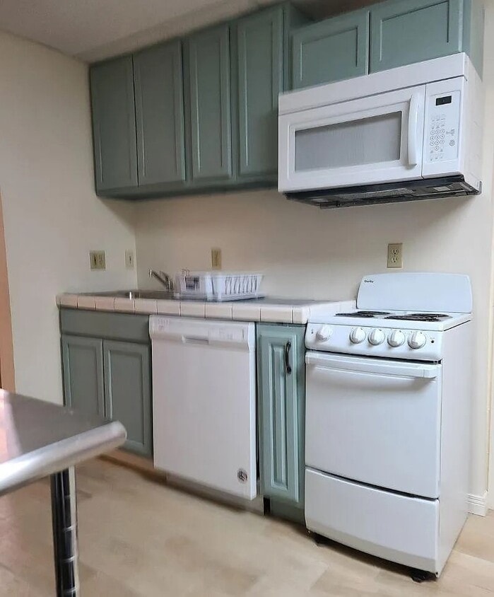 Foto del edificio - 116 E Second St