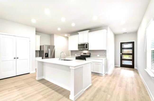 Building Photo - 32915 Silver Mdw Wy