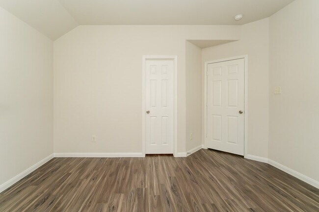 Building Photo - 5530 Plantation Forest Dr