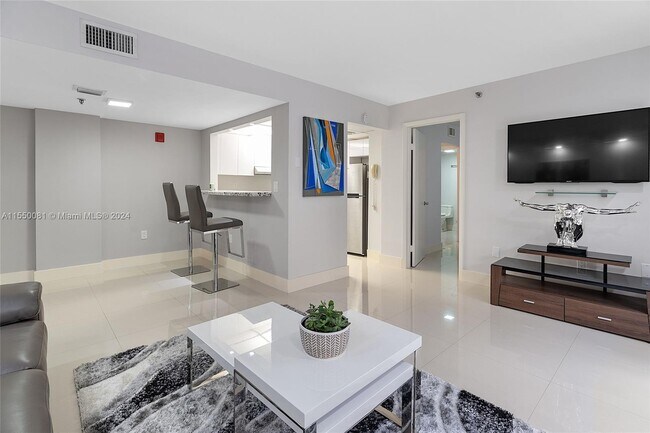 Foto del edificio - 5249 NW 7th St