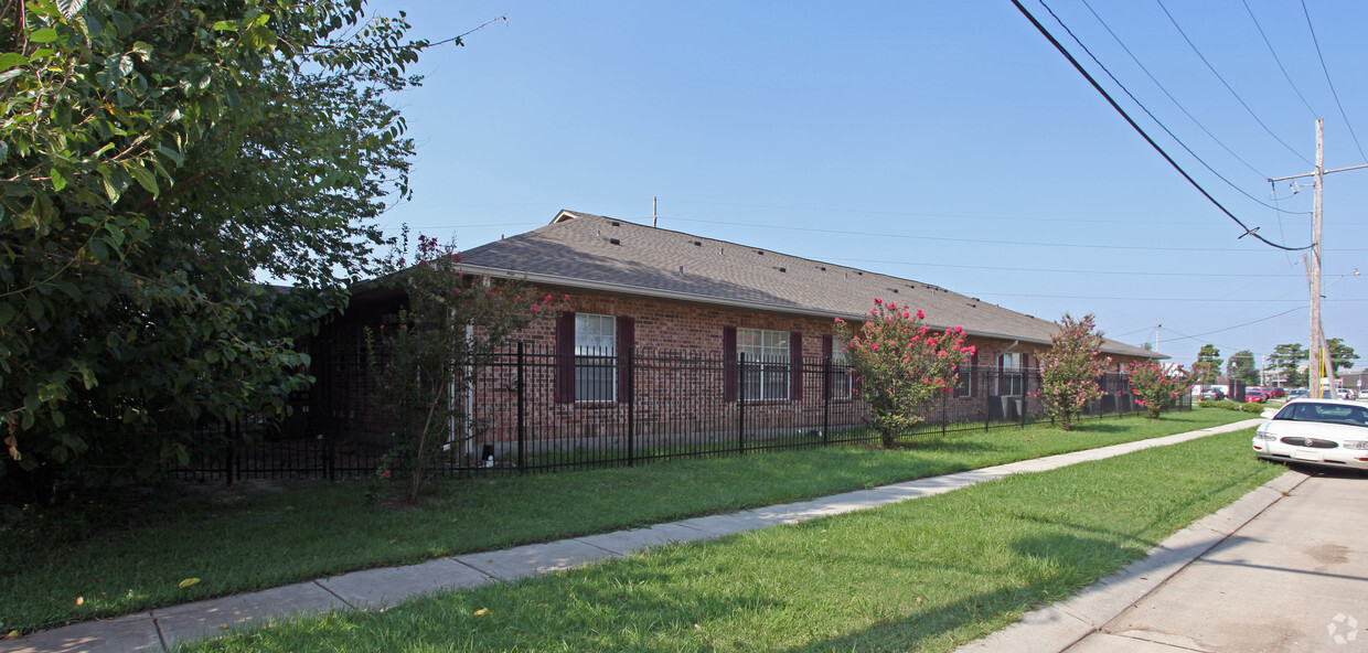 Primary Photo - Friendship House