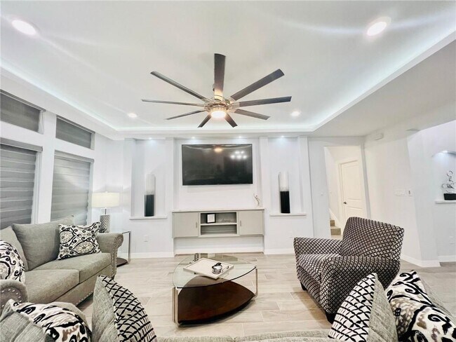 Building Photo - 9 Fir Ave