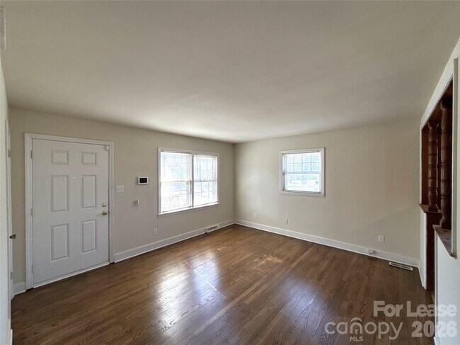 Foto del edificio - 4428 Brooktree Dr