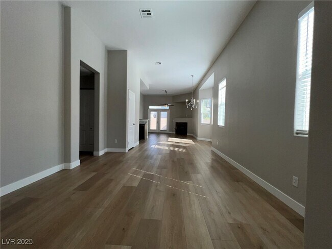 Foto del edificio - 10780 Valencia Hills St