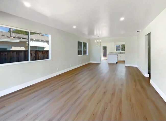 Foto del edificio - 4840 Piper St