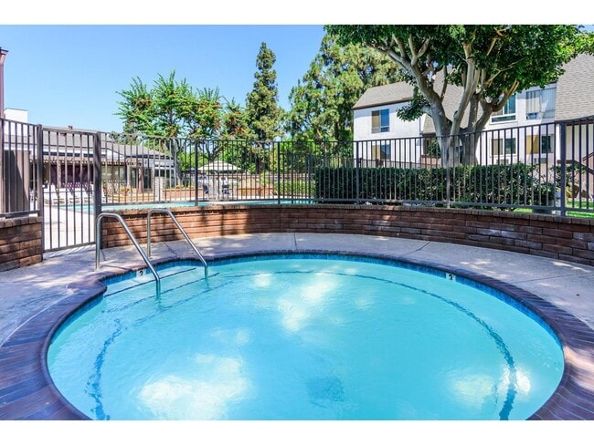 Jacuzzi - 1379 Caminito Gabaldon