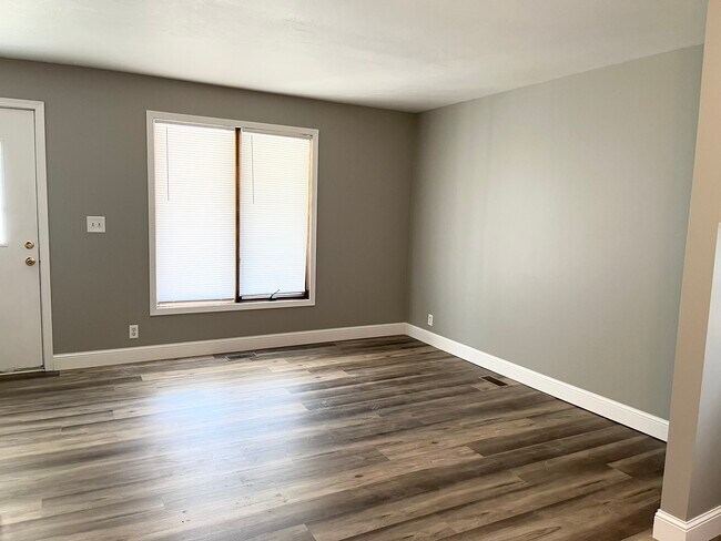 Living Room - 1830 South St