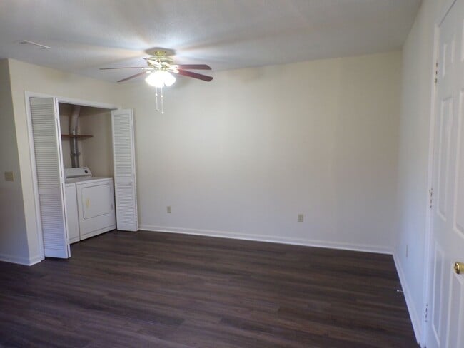 Building Photo - Rolling Meadows Apartments and Townhouses,...