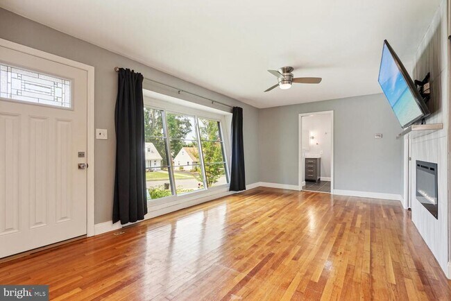 Building Photo - 6625 Cornell Dr