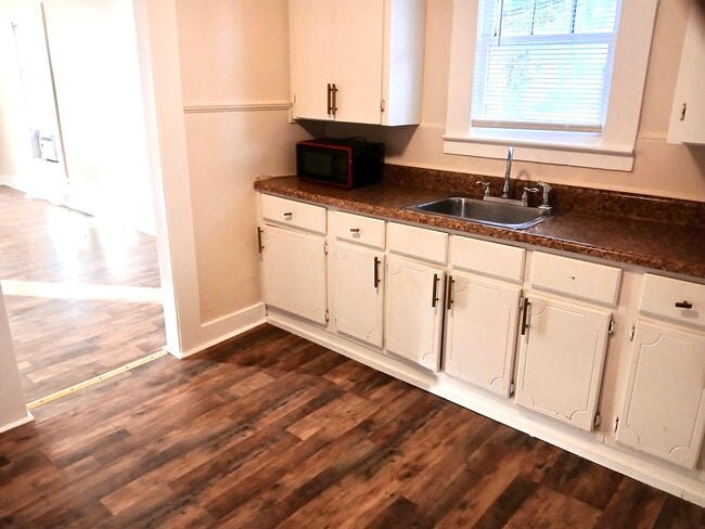 Building Photo - 249 Byrnes Cir