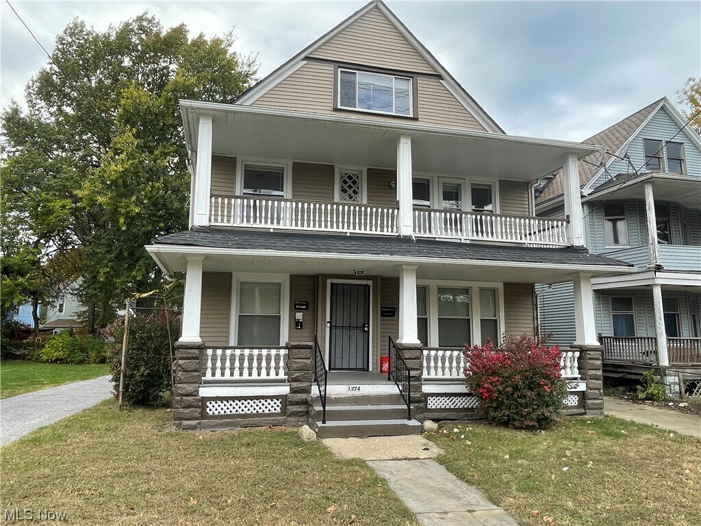 Primary Photo - 1374 E 115th St