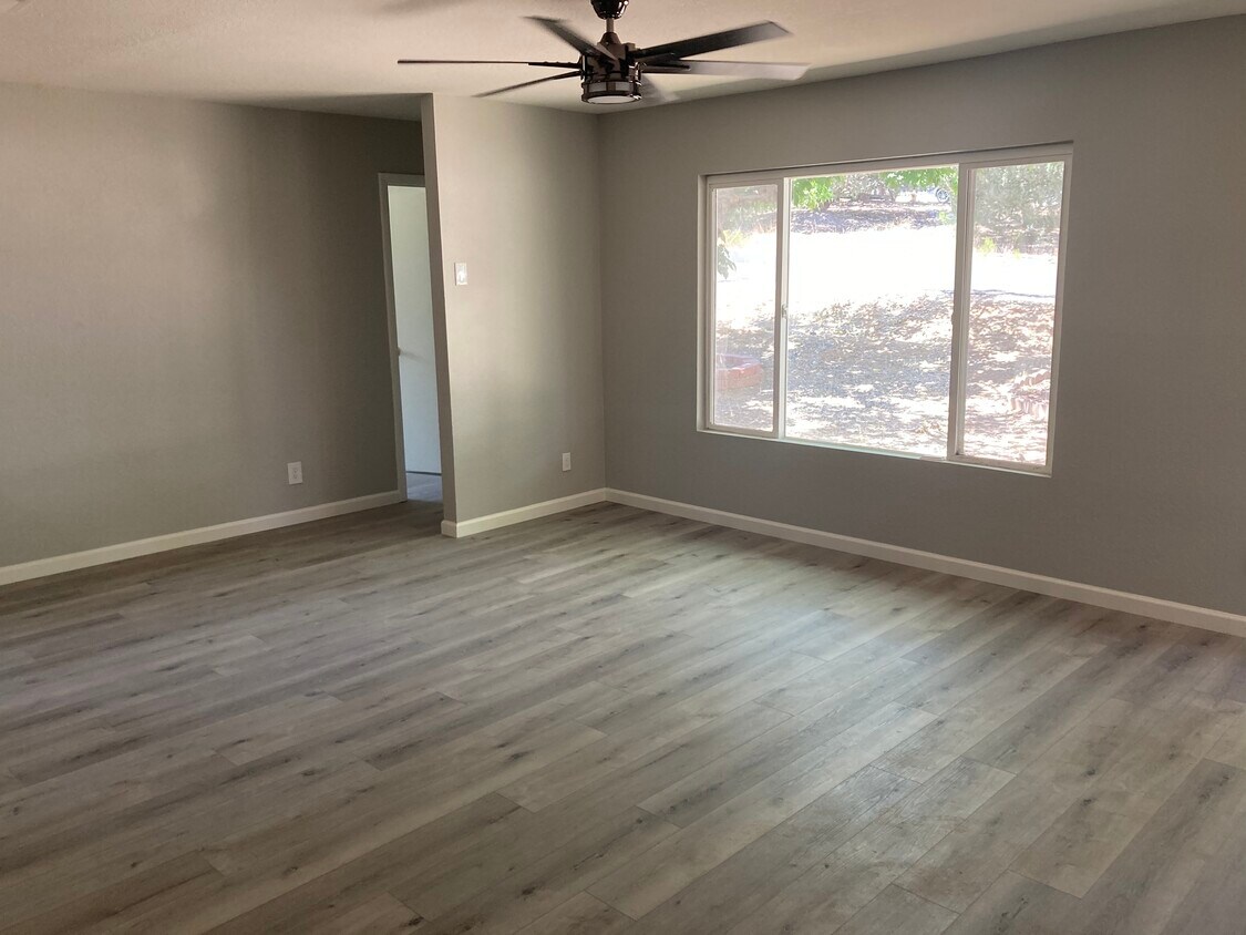 Foto principal - 2715 S Mesa Ln
