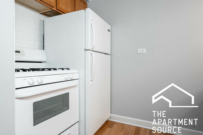 Foto del edificio - 459 W Briar Pl