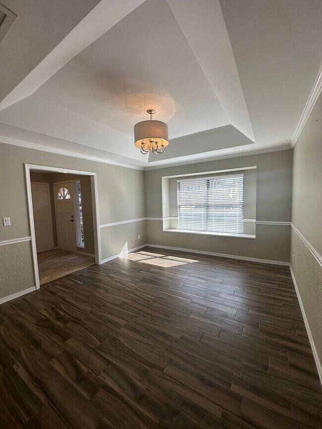 Building Photo - Beauty, Sprawling Brick Ranch, Great Locat...