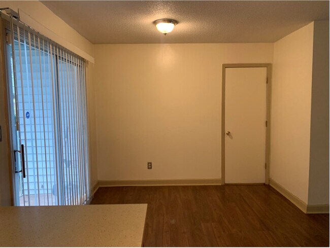 Foto del edificio - 2020 Stoney Point Ln